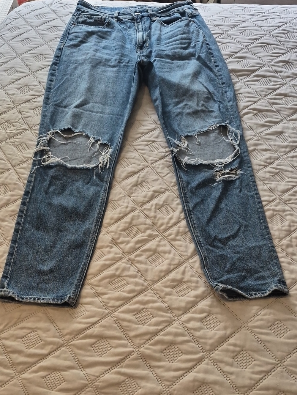 American Eagle Outfitters Light Blue Distressed Straight Jeans